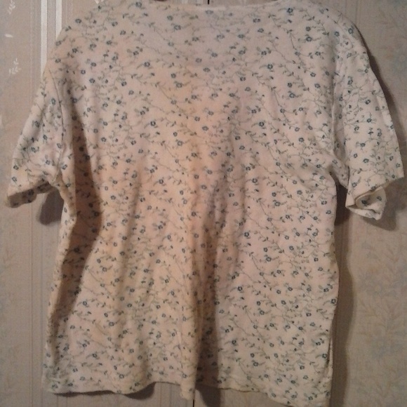 PROUDLY PLUS WOMAN'S BLUE FLORAL SHORT SLEEVE TOP - Picture 5 of 6